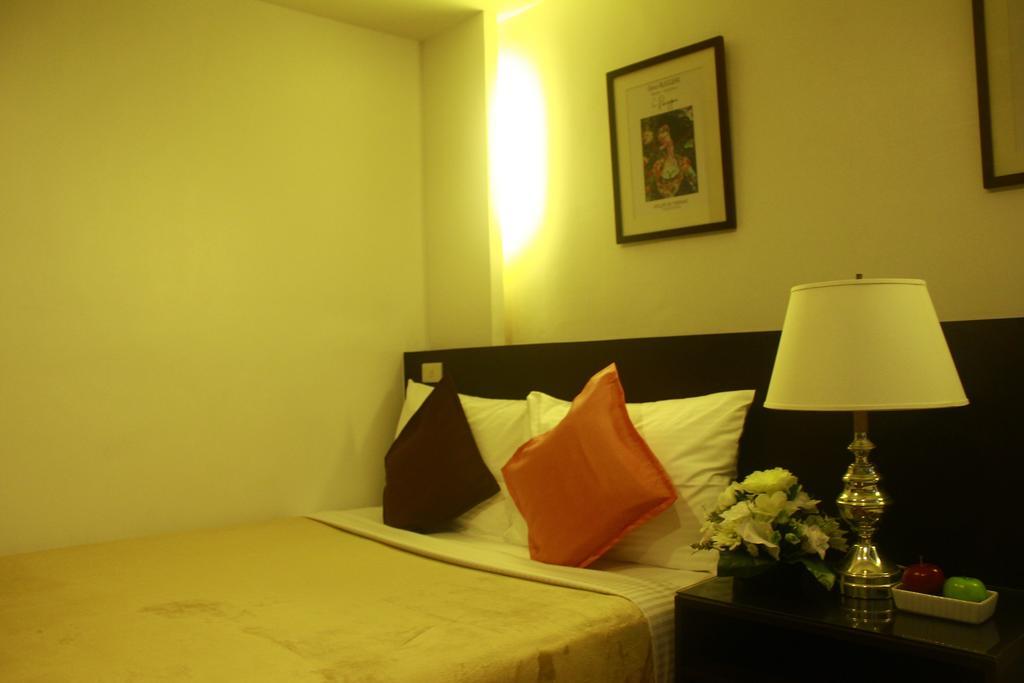 Gervasia Hotel Makati Manila Zimmer foto
